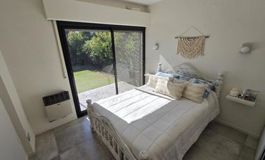 Casa con pileta y quincho en Las Tardes, Roldán.