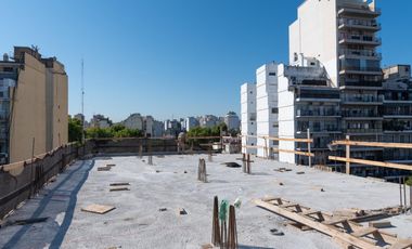 Duplex 6 amb  en venta en pozo en edificio de categoria en  en Flores.