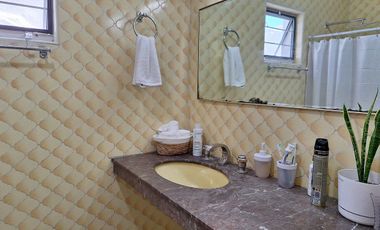Recámara con Baño Compartido | Mitras Centro