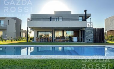 Espectacular casa en Terralagos, sector laguna