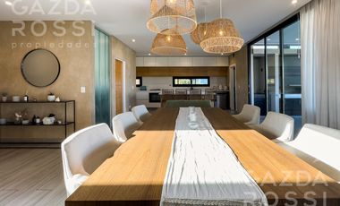 Espectacular casa en Terralagos, sector laguna