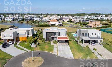 Espectacular casa en Terralagos, sector laguna