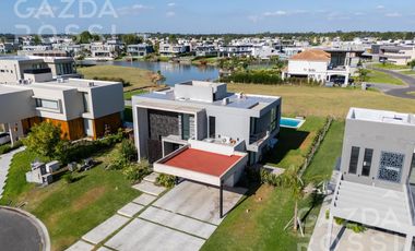 Espectacular casa en Terralagos, sector laguna