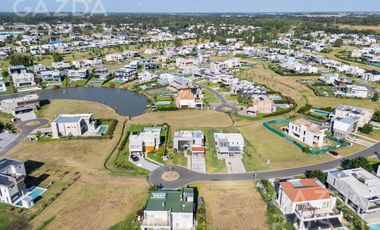 Espectacular casa en Terralagos, sector laguna