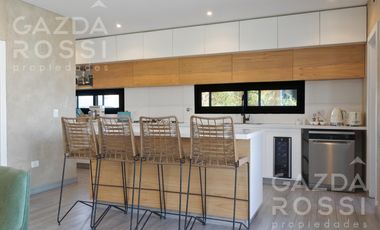 Espectacular casa en Terralagos, sector laguna