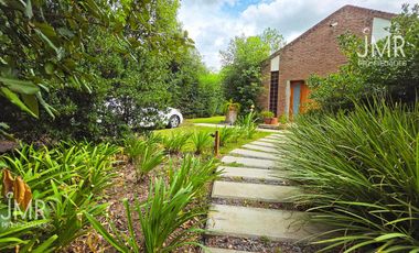 CASA EN VENTA LOS LAGARTOS COUNTRY CLUB | LOTE 803 M² | 3 DORMITORIOS | PILETA | FINANCIACIÓN