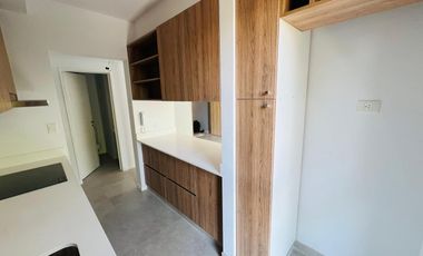 Departamento de 2 ambientes CON DETALLES DE CATEGORÍA en venta, en San Isidro.