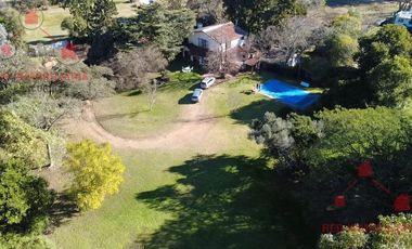 Casa, piscina y parque