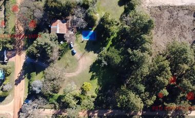 Casa, piscina y parque