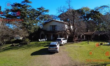 Casa, piscina y parque