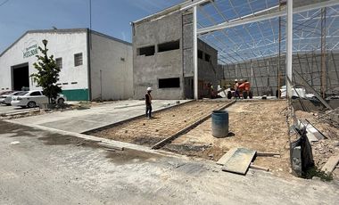 RENTA Bodega a ESTRENAR en av. Cumbres de las Americas, Santa Catarina