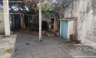 Casa en venta 3 ambientes con patio - Quilmes, Apta crédito