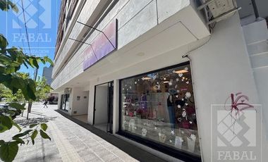 Local venta Centro, 73 m2 con salón comercial, depósito, cocina y baño