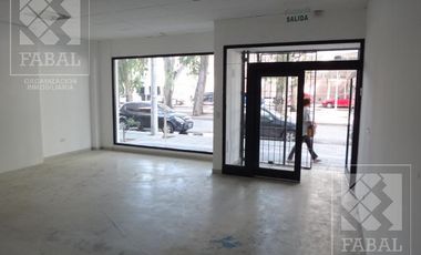 Local venta Centro, 73 m2 con salón comercial, depósito, cocina y baño