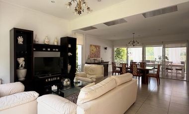 CASA 4 AMBIENTES EN VENTA, BARRIO LOS PARAISOS, LOS CARDALES