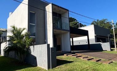 EXCLUSIVA CASA EN VENTA EN BARRIO PANAMBI DE 3 DORMITORIOS