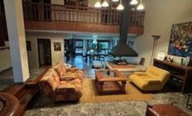 Casa en  excelente estado en pleno centro de la ciudad de Concordia.-