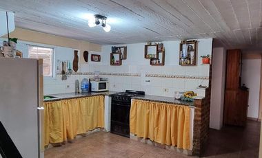 VENTA - LOCAL en EZEIZA    vivienda con jardín