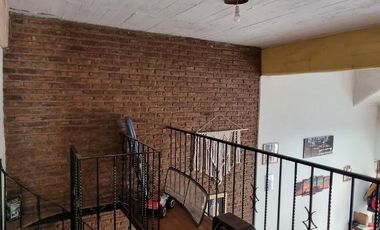 VENTA - LOCAL en EZEIZA    vivienda con jardín