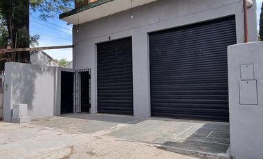 VENTA - LOCAL en EZEIZA    vivienda con jardín