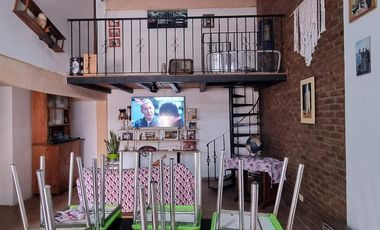 VENTA - LOCAL en EZEIZA    vivienda con jardín