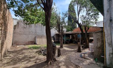 VENTA - LOCAL en EZEIZA    vivienda con jardín