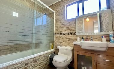 CASA MEDITERRÁNEA 360 M² EN 5.000 M², COND TIERRA BUENA