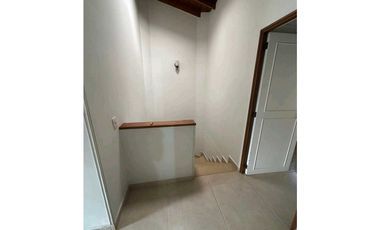 CASA EN UNIDAD TRANQUILA Y CERCA DE TODO, PRADOS DE SABANETA 