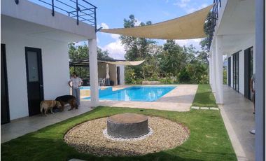 Quinta Linda en Venta con piscina privada