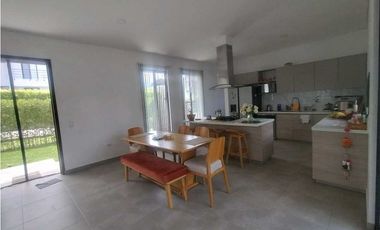 Quinta Linda en Venta con piscina privada