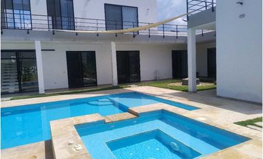 Quinta Linda en Venta con piscina privada