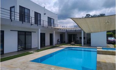 Quinta Linda en Venta con piscina privada