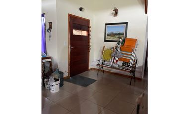 Venta casa estilo moderno con salida a la ruta, Camet Norte