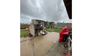 Venta casa estilo moderno con salida a la ruta, Camet Norte