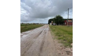 Venta casa estilo moderno con salida a la ruta, Camet Norte