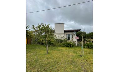 Venta casa estilo moderno con salida a la ruta, Camet Norte