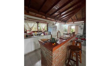 Venta casa estilo moderno con salida a la ruta, Camet Norte