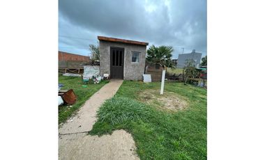 Venta casa estilo moderno con salida a la ruta, Camet Norte