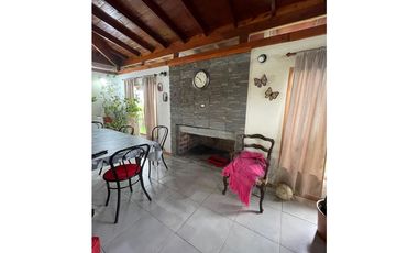 Venta casa estilo moderno con salida a la ruta, Camet Norte