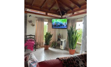 Venta casa estilo moderno con salida a la ruta, Camet Norte