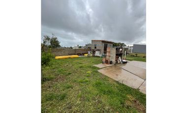 Venta casa estilo moderno con salida a la ruta, Camet Norte