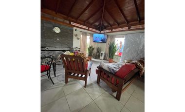 Venta casa estilo moderno con salida a la ruta, Camet Norte