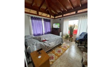 Venta casa estilo moderno con salida a la ruta, Camet Norte