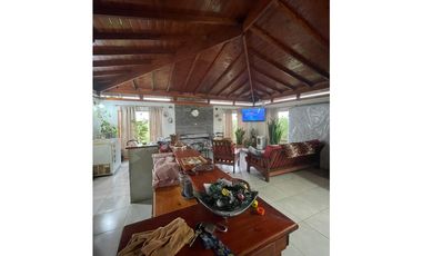 Venta casa estilo moderno con salida a la ruta, Camet Norte
