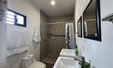 CASA JUNTO A AREA VERDE EN VENTA EN LOMAS DE LA RIOJA