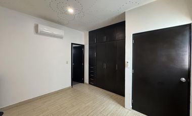 CASA JUNTO A AREA VERDE EN VENTA EN LOMAS DE LA RIOJA