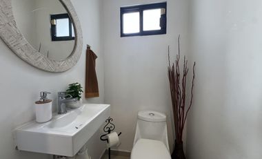 CASA JUNTO A AREA VERDE EN VENTA EN LOMAS DE LA RIOJA