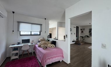 CASA JUNTO A AREA VERDE EN VENTA EN LOMAS DE LA RIOJA
