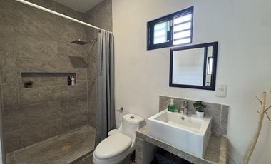 CASA JUNTO A AREA VERDE EN VENTA EN LOMAS DE LA RIOJA