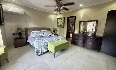 Venta de Casa amoblada en Las Cumbres